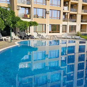 Vesta Riviera - Free Parking Hotel apartamentowy